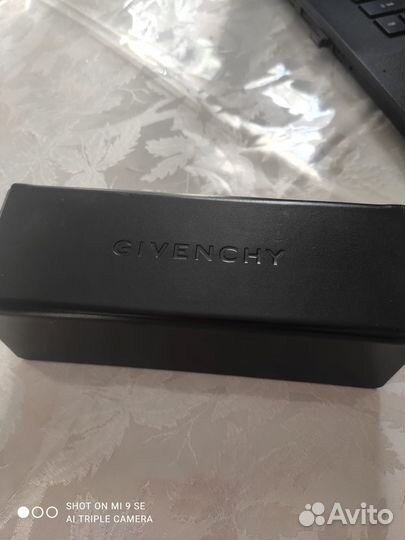 Солнцезащитные очки женские брендовые