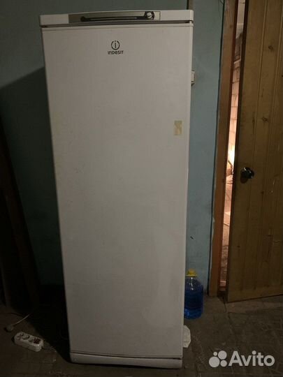 Продам морозильную камеру