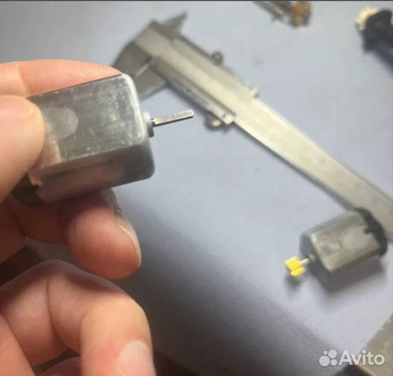 Моторчик лючка зарядки tesla 3