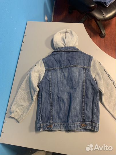 Джинсовая куртка