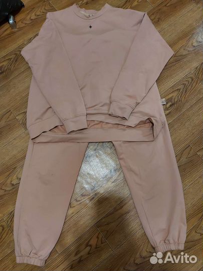 Спортивный костюм женский 42 44