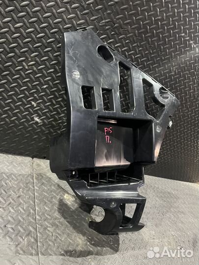 Крепление зад бампера правое BMW X5 F15