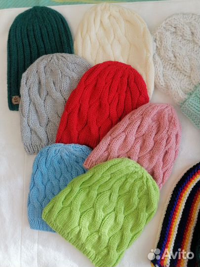 Вязанные шапки ручной работы