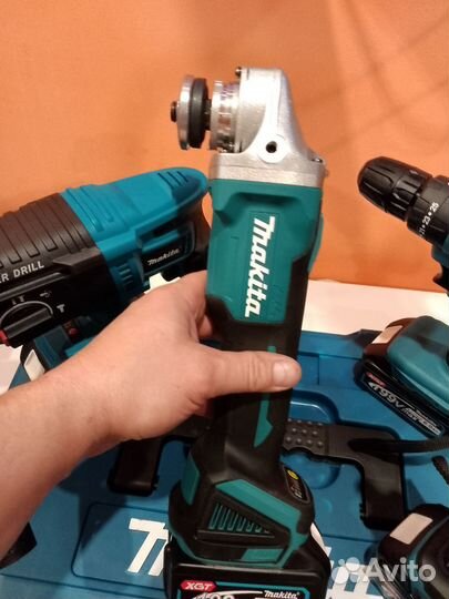 Аккумуляторный набор makita 4 в 1