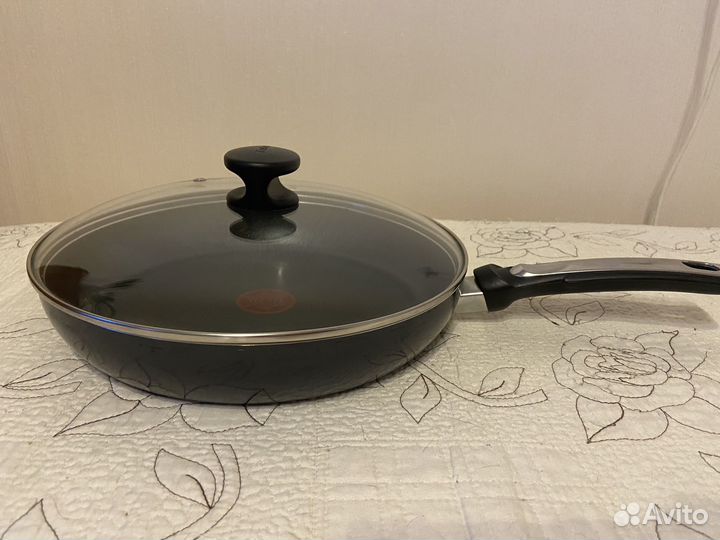 Сковорода Tefal 28 см
