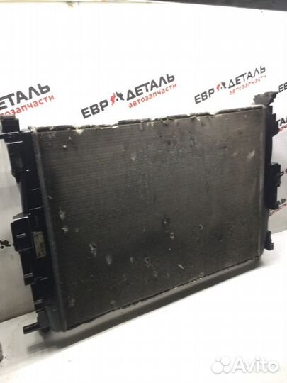 Радиатор охлаждения двигателя Renault Megan 2