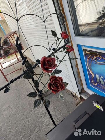 Роза кованая