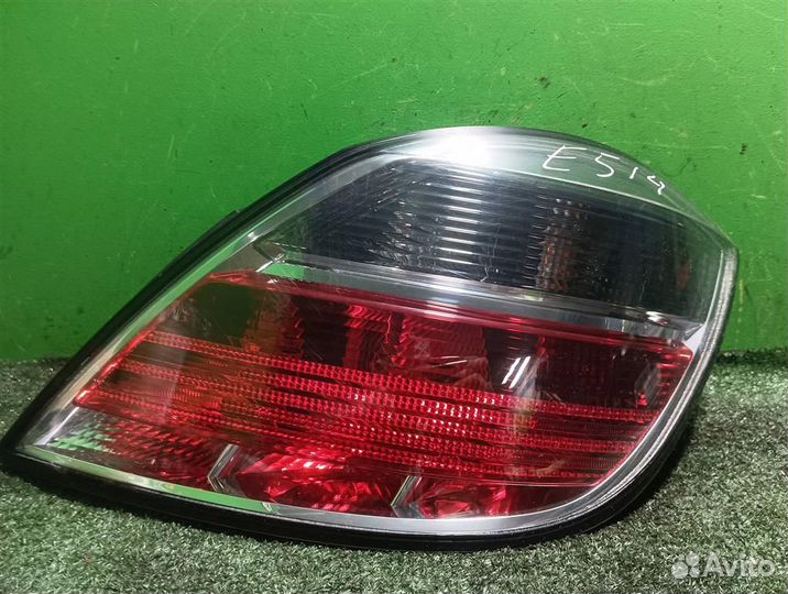 Фонарь задний правый Opel astra H 2009