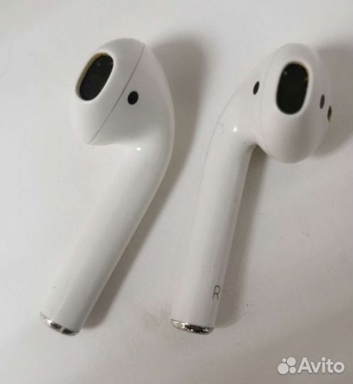 789824 Airpods 2