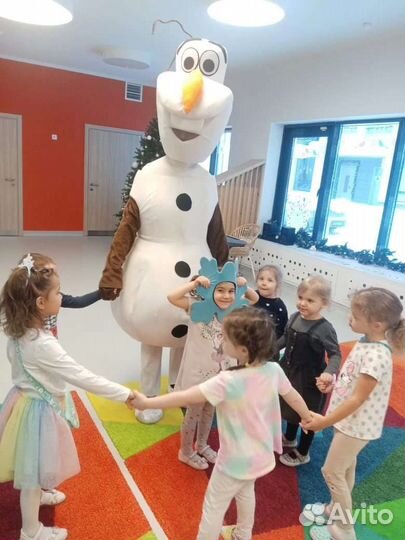 Зависит от Вас, кого выбрать. Детские праздники