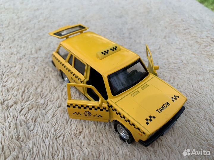 Машинка игрушка