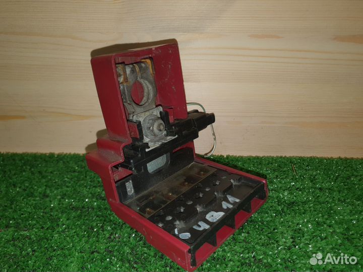 Блок предохранителей на плюсовую клемму Lancer