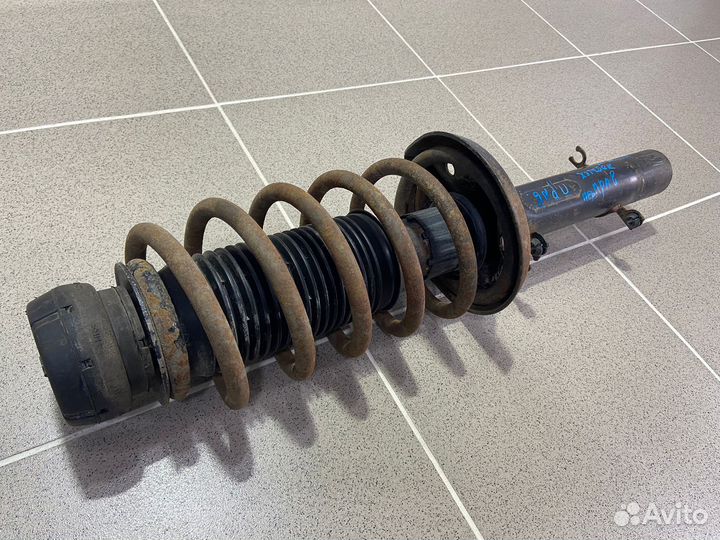 Амортизатор передний правый Audi A3 1997 г