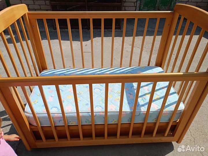 Детская кроватка