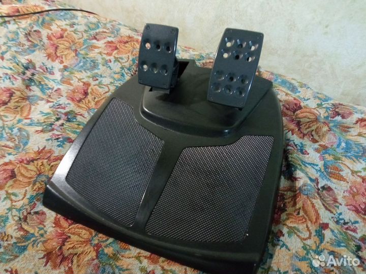 Игровой руль logitech momo racing