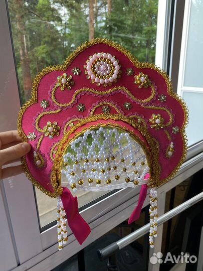 Кокошники разные