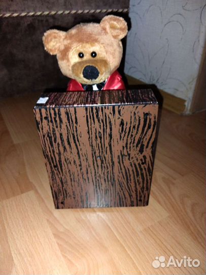 Поющий медведь на пианино