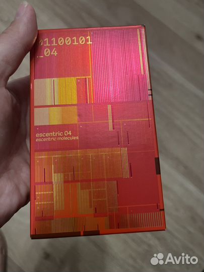 Escentric Molecules Escentric 04