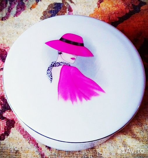 Шкатулка фарфоровая