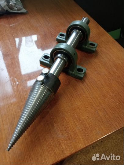 Винтовой дровокол