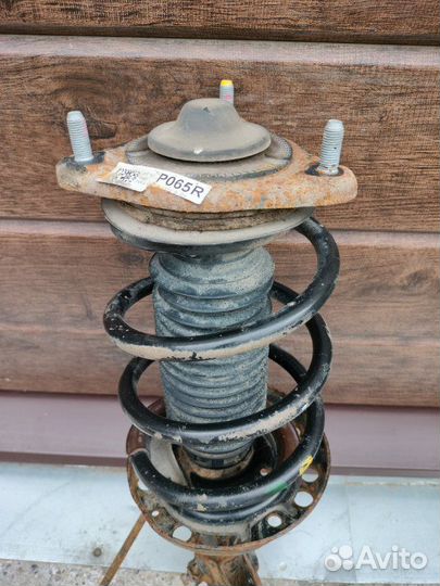 Стойка подвески передняя правая Kia Soul хэтчбек