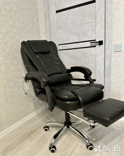 Компьютерное офисное кресло руководителя