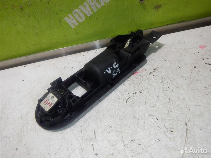 Ручка двери внутренняя левая Фольксваген Пассат