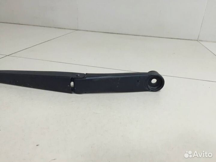 Поводок стеклоочистителя передний левый Hyundai So