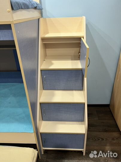 Детская Трехъярусная кровать