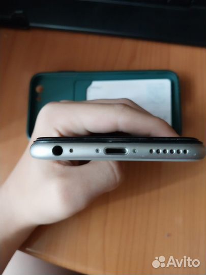 Телефон iPhone 6s 64G