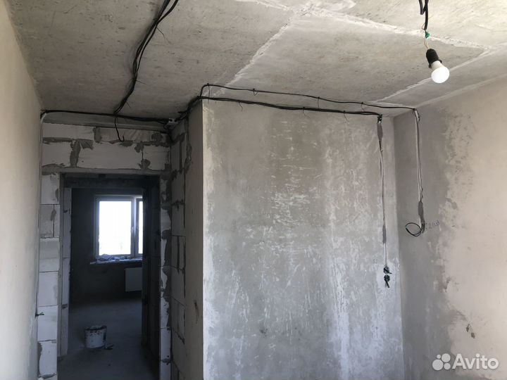 Услуги электрика, укладка ламината