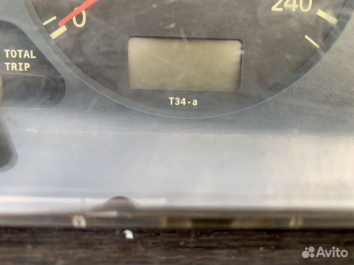 Панель приборов Toyota Avensis 1