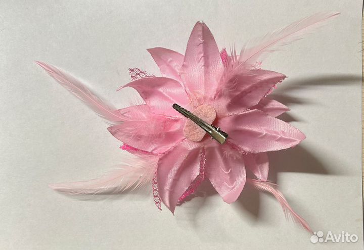 Цветок искуственный на платье, на волосы новый