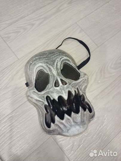 Маска ужаса на хэллоуин