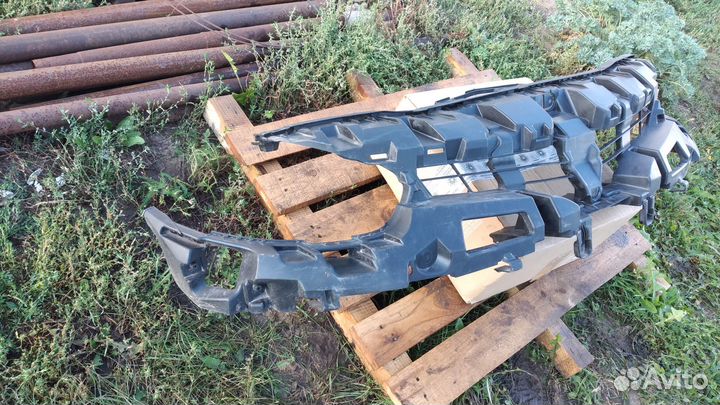 Усилитель переднего бампера Renault Fluence