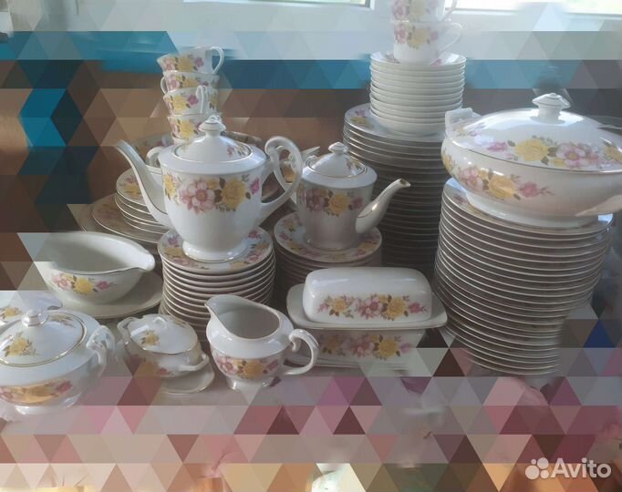 Сервиз столовый 12 персон 96 предметов. Япония