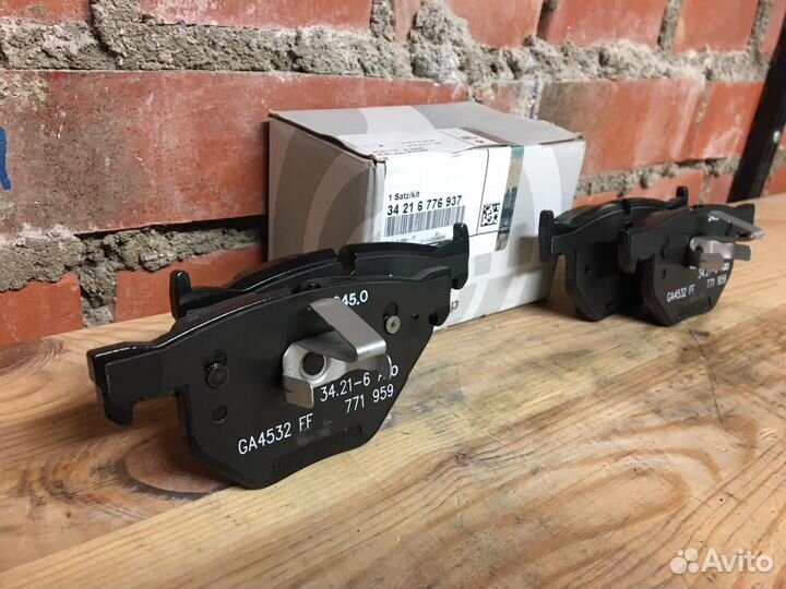 Колодки тормозные задние новые оригинал BMW X5 X6