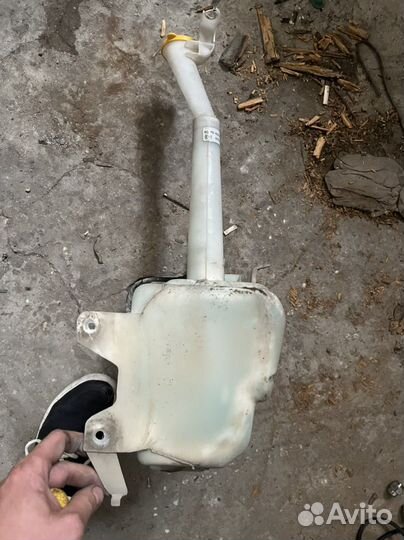 Бачок омывателя nissan X-trail t30