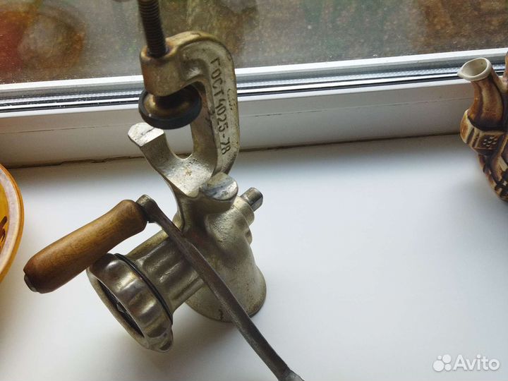 Мясорубка ручная СССР, кофемолка ручная бу