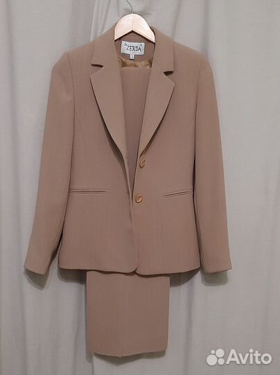 Брючный костюм женский 42