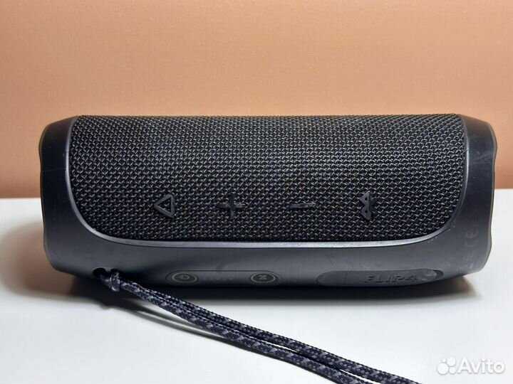 Колонка портативная JBL Flip 4 черная