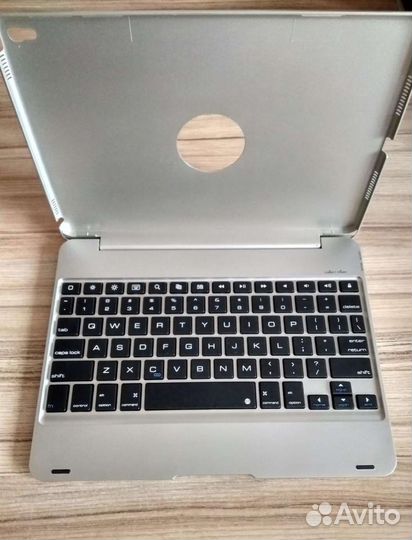 Чехол iPad Pro 9,7с блютузклавой