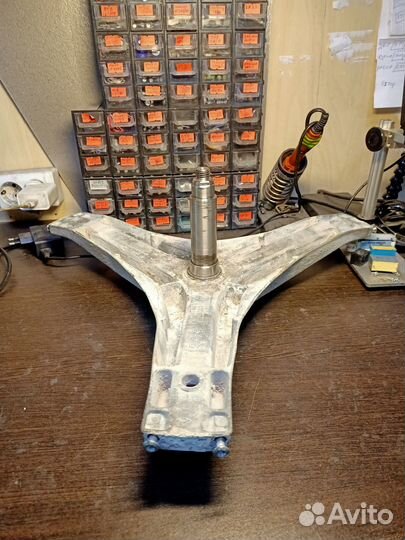 Крестовина стиральной Bosch 90xx541434