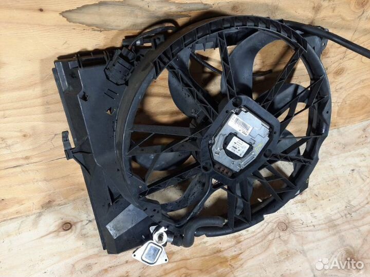 Диффузор радиатора Bmw 323I E90 N52B25A 2006