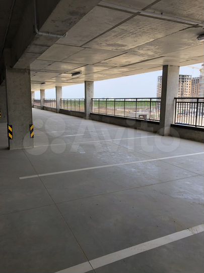 Машиноместо, 13 м²