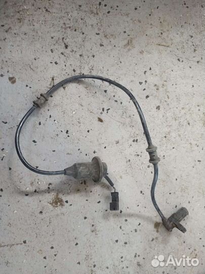 Датчик ABS задний левый Mercedes-Benz S220