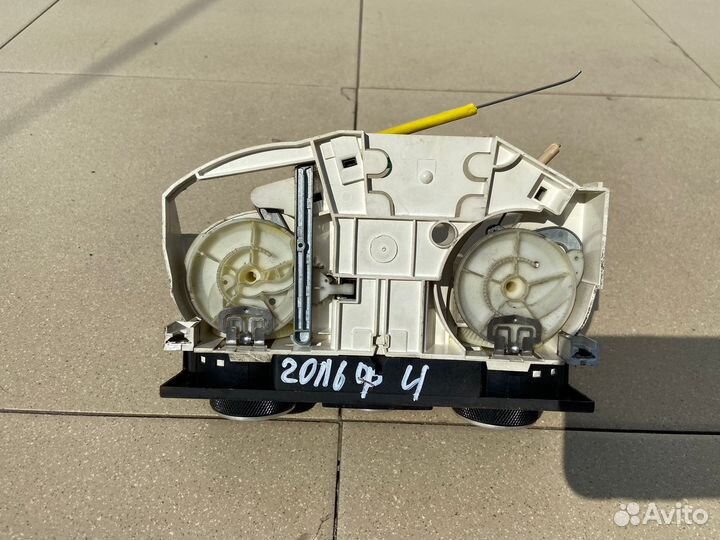 Блок управления печкой Volkswagen Golf 4