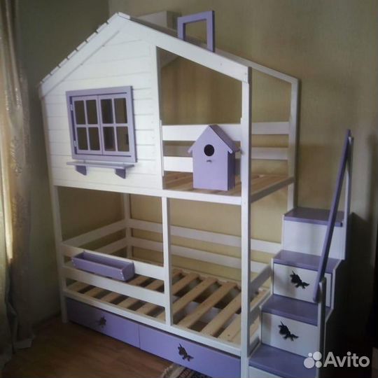 Двухъярусная кроватка 