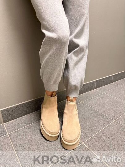 UGG Neumel Chelsea Platform