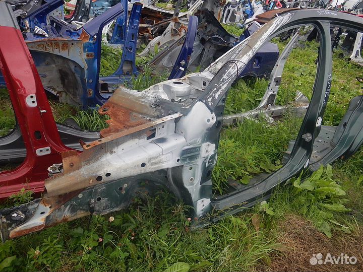 Панель боковая кузова/стойка левая Ford Fusion